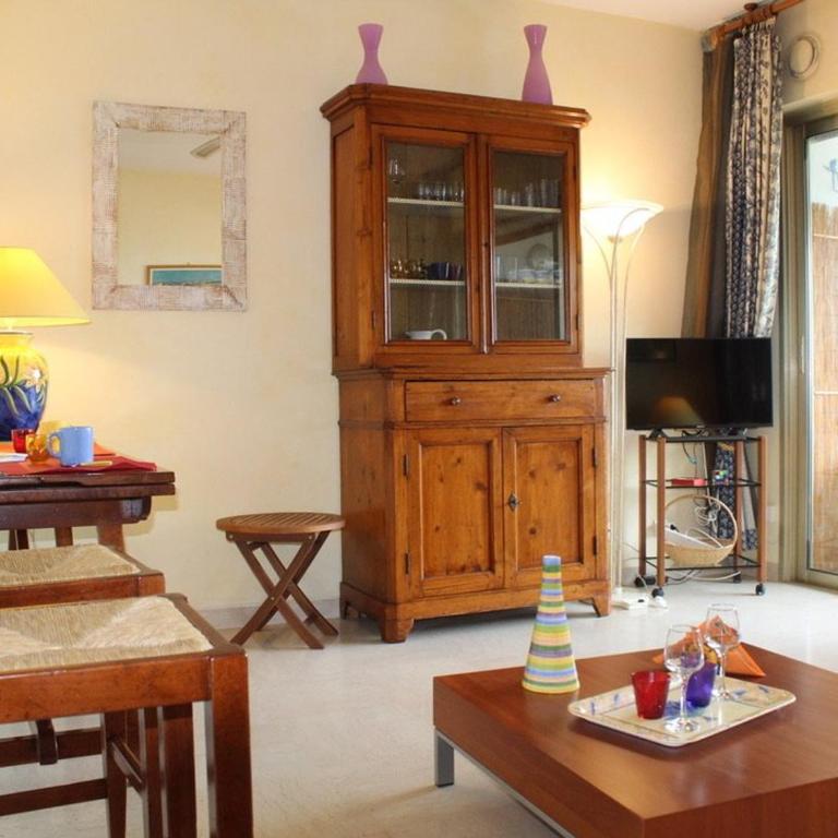 Splendide T2 avec terrasse et garage, à 3 min de la plage, 4 couchages - FR-1-252A-120 - Apartment - 2