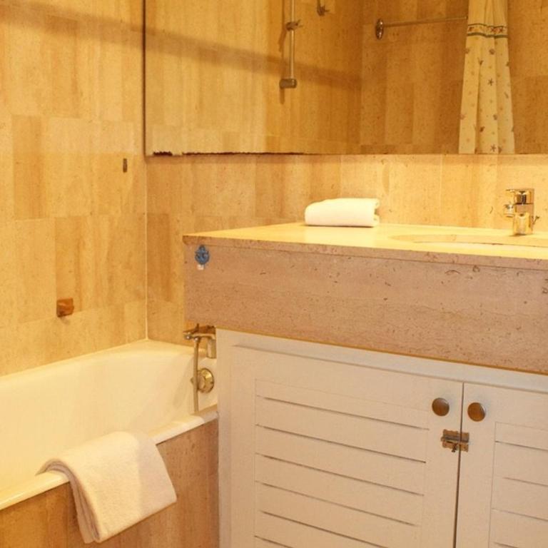 Splendide T2 avec terrasse et garage, à 3 min de la plage, 4 couchages - FR-1-252A-120 - Apartment - 12