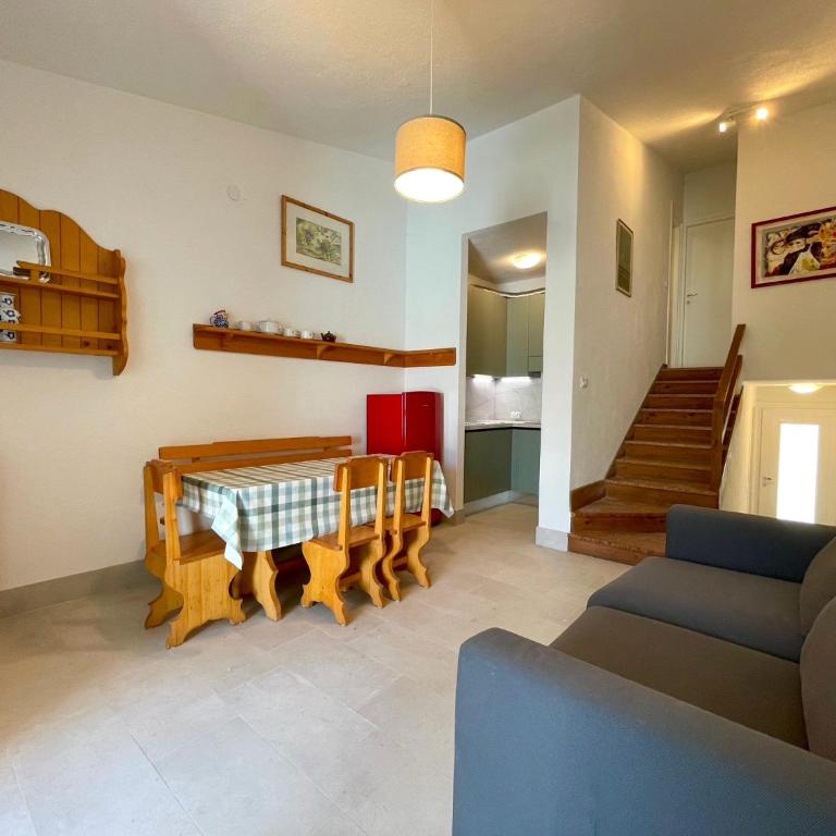 Coastal villa with private garden - Villa - 8