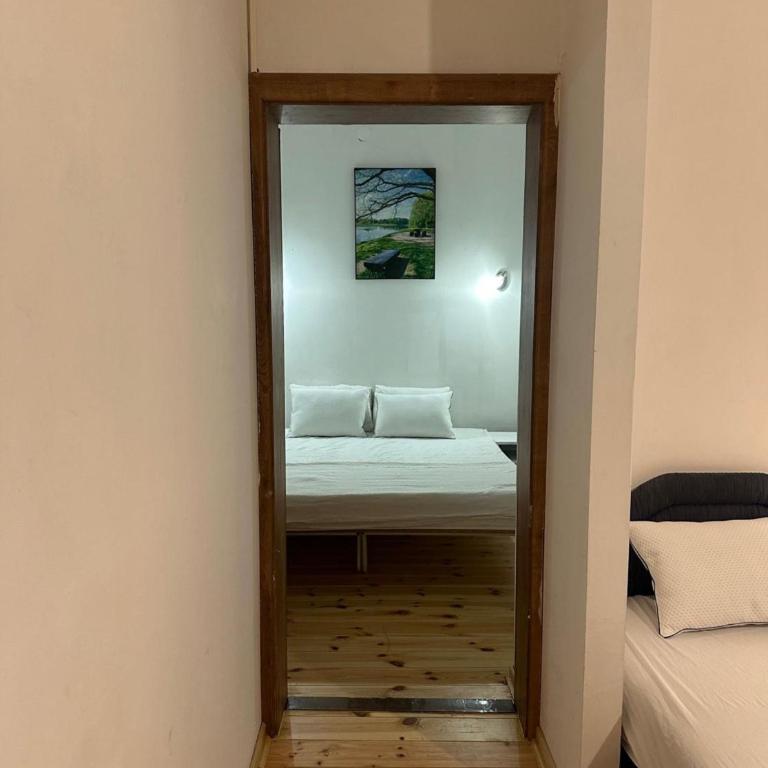 Themis Apartment - Family Room - 8