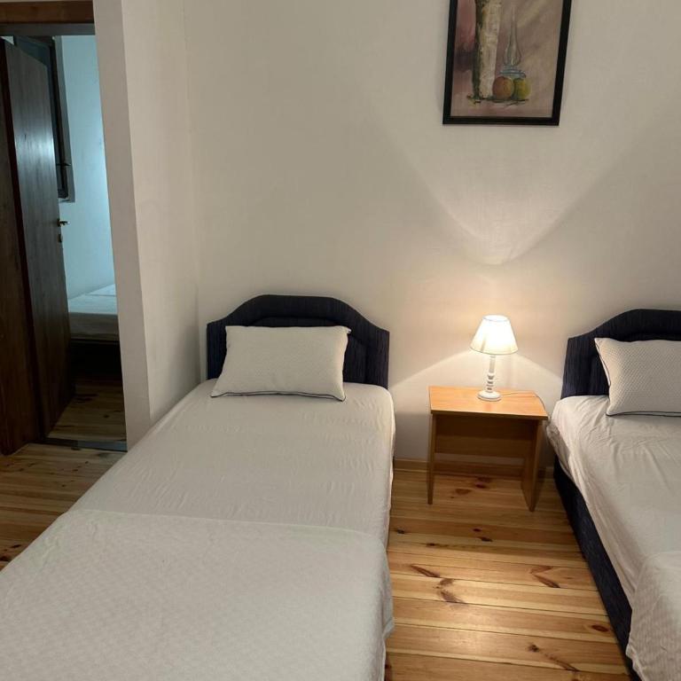 Themis Apartment - Family Room - 7