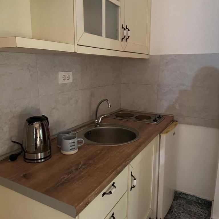 Themis Apartment - Family Room - 6