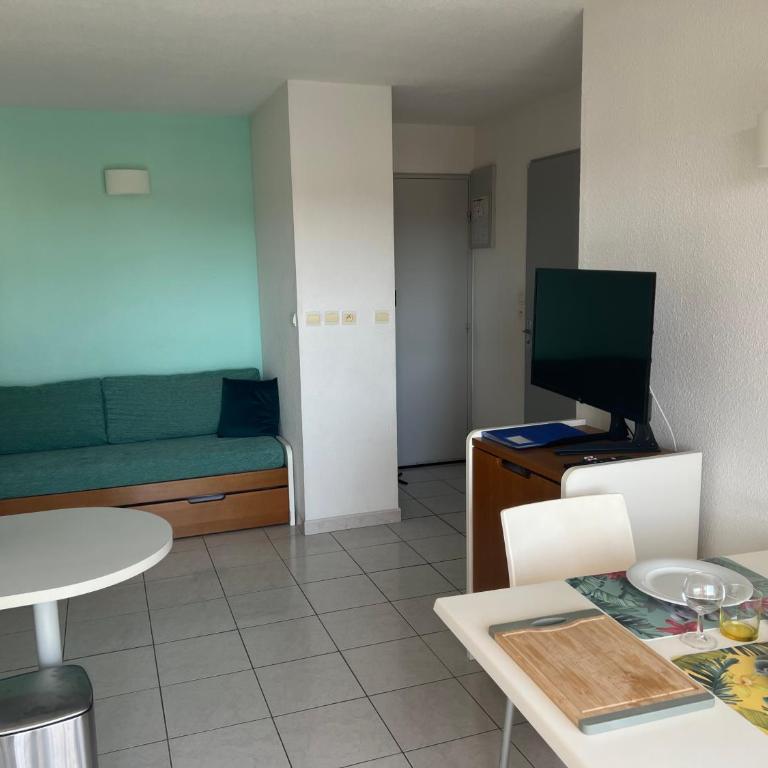 PRIMAVERA Agréable T2 résidence avec piscine Plage Richelieu Cap d'Agde - Apartment mit Terrasse - 14