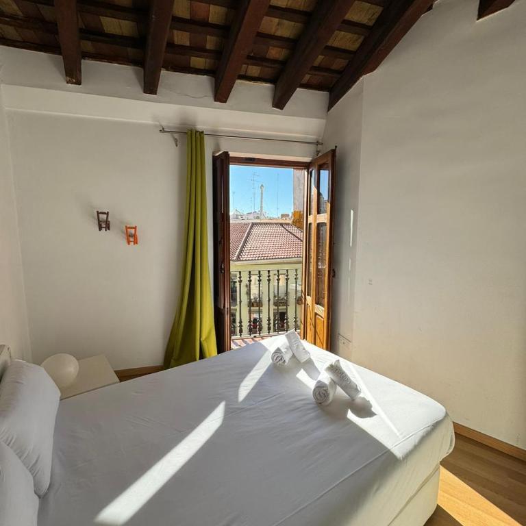 Tossal - One-Bedroom Apartment - 3