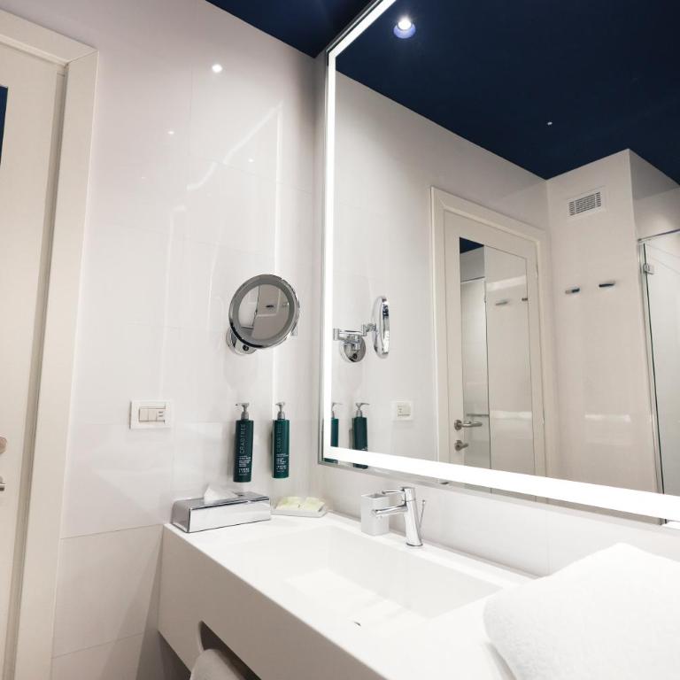 Hilton Sorrento Palace - Superior Zimmer mit Kingsize-Bett und Meerblick - 3