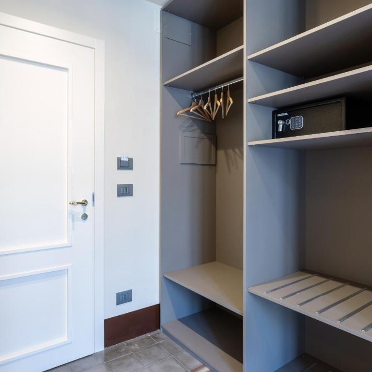 Palazzo Costarelli - Bed and Breakfast - Double or Twin Room with Balcony - 14