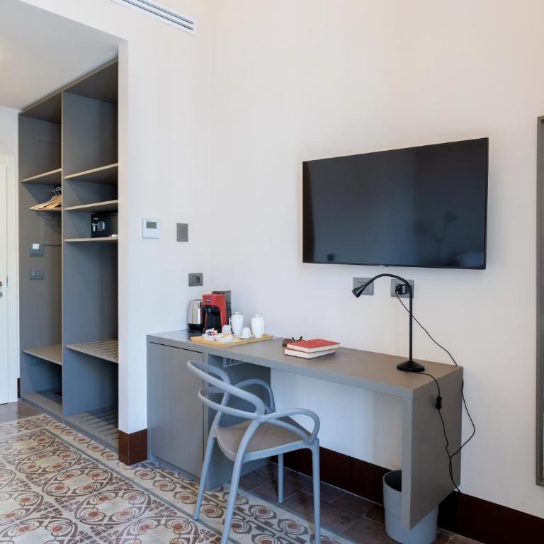 Palazzo Costarelli - Bed and Breakfast - Double Room with Balcony - 13