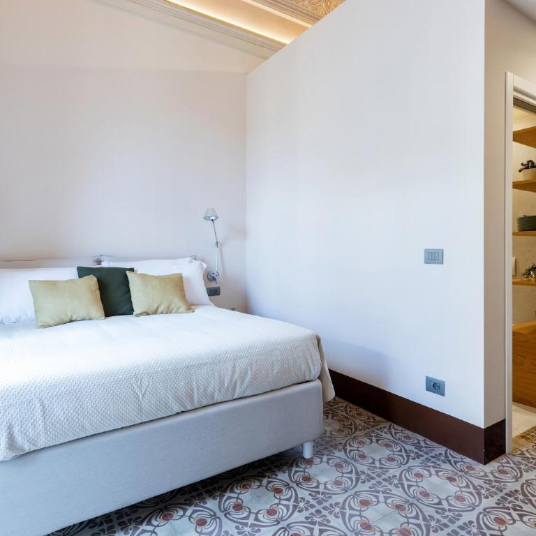 Palazzo Costarelli - Bed and Breakfast - Double Room with Balcony - 12