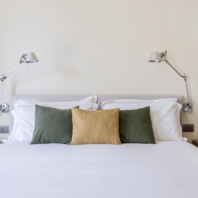 Palazzo Costarelli - Bed and Breakfast - King Room with Balcony - 12