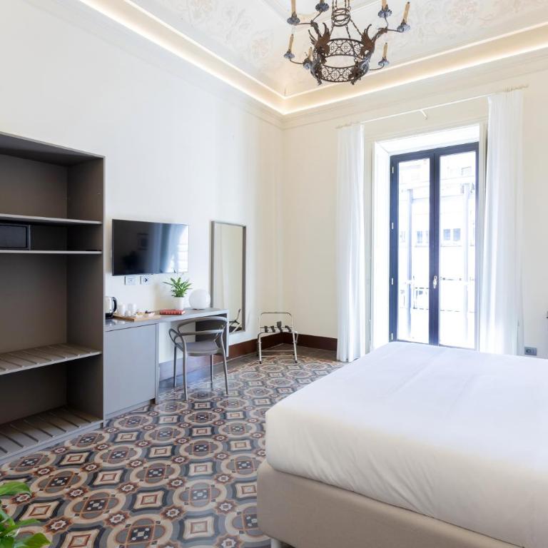 Palazzo Costarelli - Bed and Breakfast - King Room with Balcony - 6