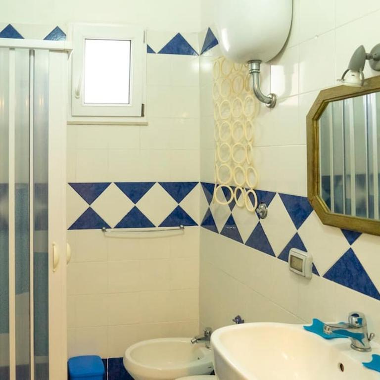 Bello, comodo e con vista mare. - Appartamento con 2 Camere da Letto - 12