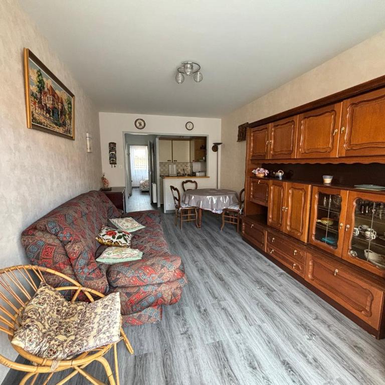 Appartement Confortable à 100m de la Plage, Centre-ville Les Sables-d'Olonne - FR-1-197-593 - Apartment - 3