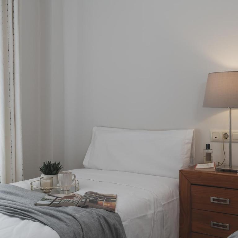 tuGuest Palacio de los Jerónimos Apartments - Two-Bedroom Apartment - 10