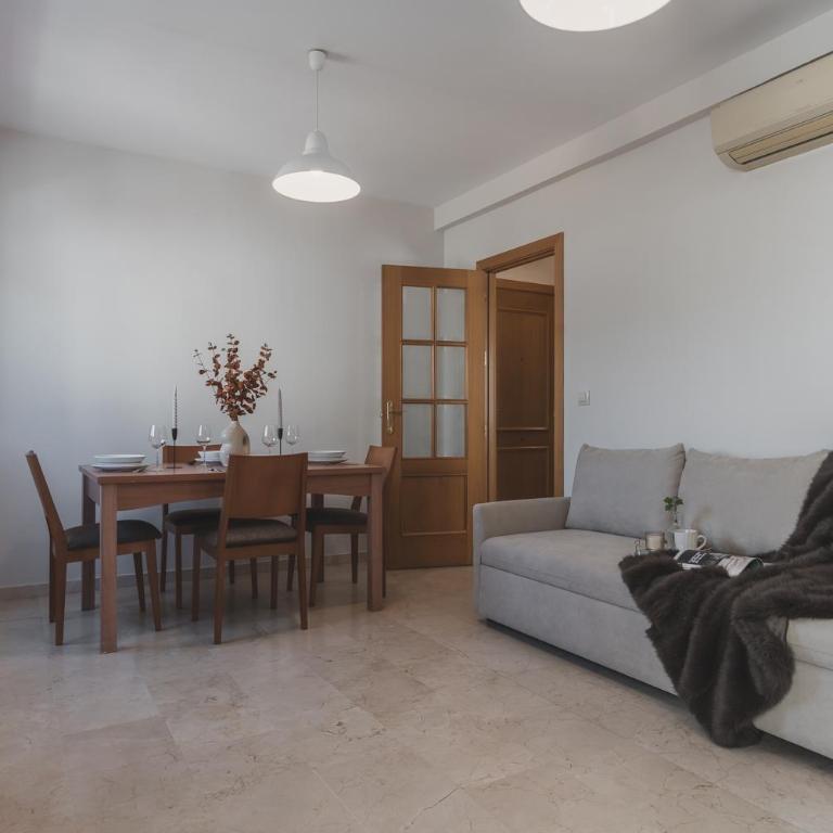 tuGuest Palacio de los Jerónimos Apartments - Two-Bedroom Apartment - 12