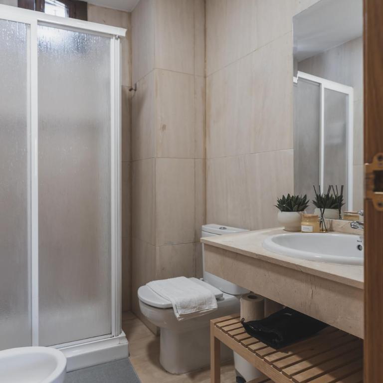 tuGuest Palacio de los Jerónimos Apartments - Two-Bedroom Apartment - 14