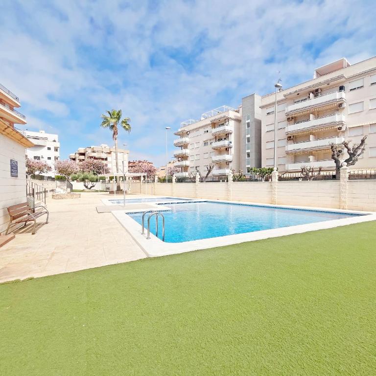 Global Vacacional, Apartamento con piscina y terraza en la playa de Canet - Apartment - 2