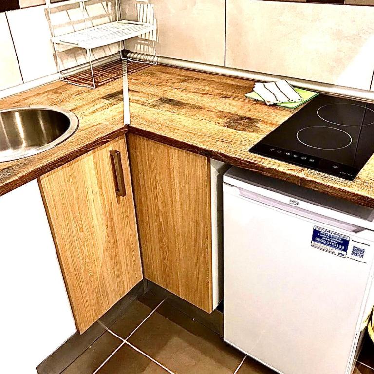 B3 planta baja al lado del metro - One-Bedroom Apartment - 9