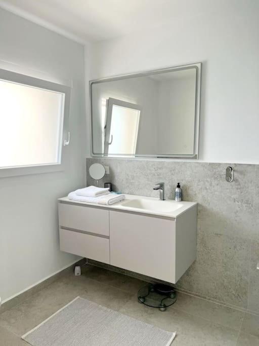 Casita "Zoo" con vistas al mar, al castillo de Denia, al Montgo y piscina comunitaria - Apartamento de 1 dormitorio - 8
