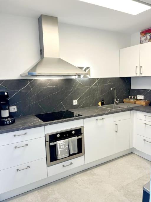 Casita "Zoo" con vistas al mar, al castillo de Denia, al Montgo y piscina comunitaria - Apartamento de 1 dormitorio - 22