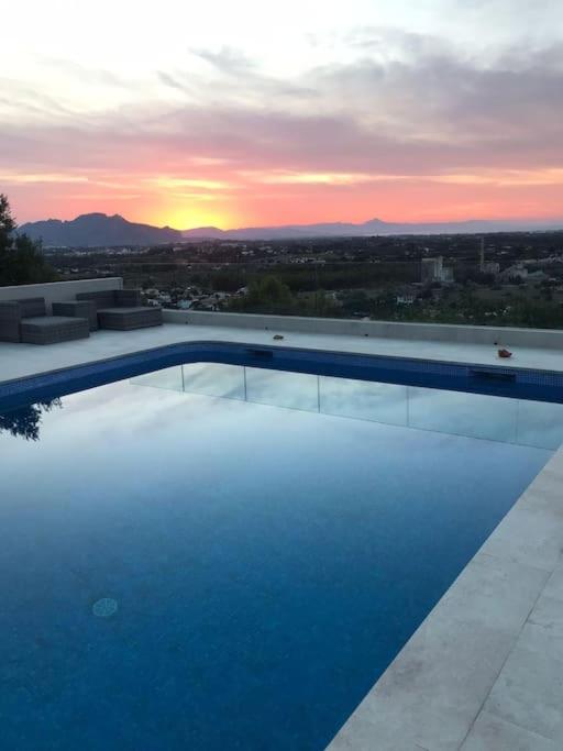 Casita "Zoo" con vistas al mar, al castillo de Denia, al Montgo y piscina comunitaria - Apartamento de 1 dormitorio - 30