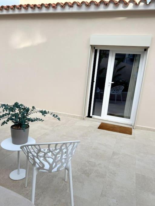 Casita "Zoo" con vistas al mar, al castillo de Denia, al Montgo y piscina comunitaria - Apartamento de 1 dormitorio - 36