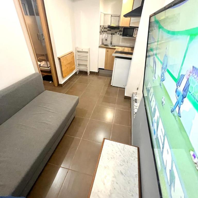 B3 planta baja al lado del metro - One-Bedroom Apartment - 12