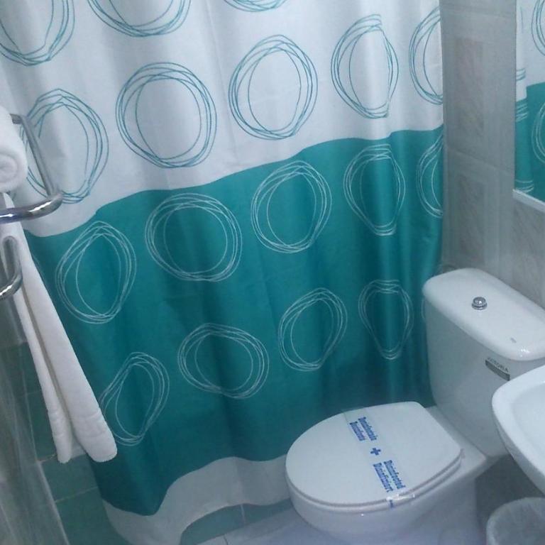Hostal Virgen Del Rocío - Habitación Triple Básica con baño privado - 1