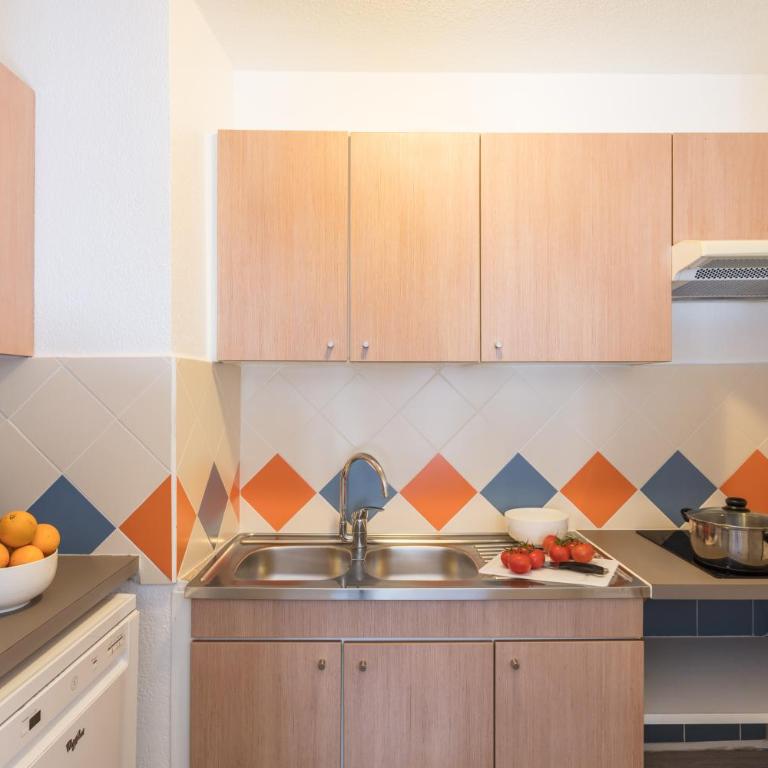 Résidence Pierre & Vacances Les Platanes - Appartement 2 Chambres avec Balcon (6 Personnes) - 2