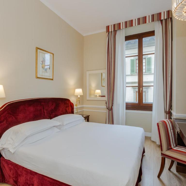 FH55 Hotel Calzaiuoli - Camera Classic Matrimoniale/Doppia con Letti Singoli con Vista Città - 1