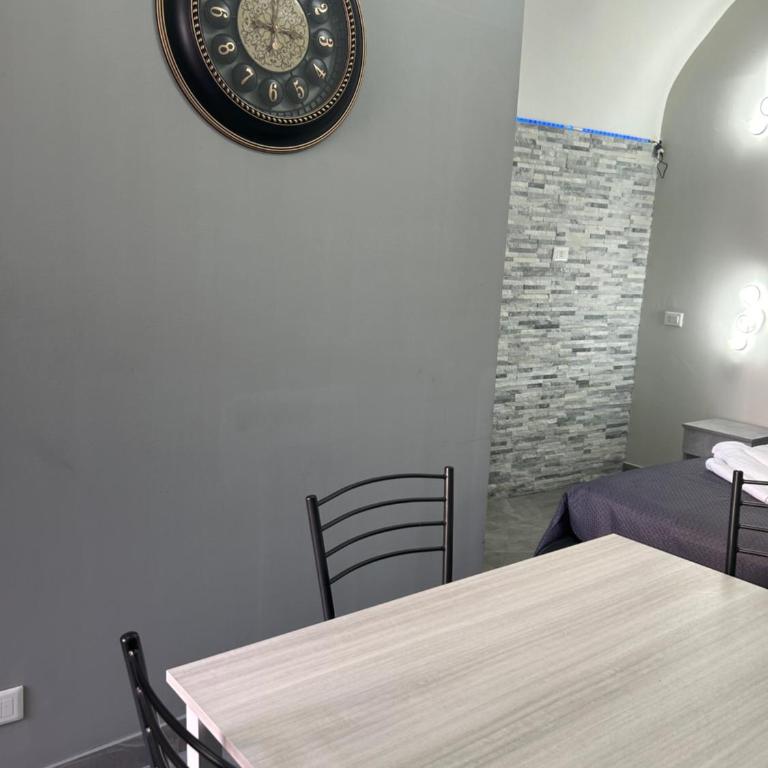 Fanale House - One-Bedroom Apartment - 62