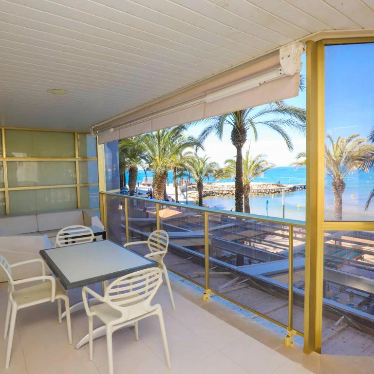 DIFFERENTFLATS Barcino - Apartamento de 2 dormitorios con vistas al mar - 13
