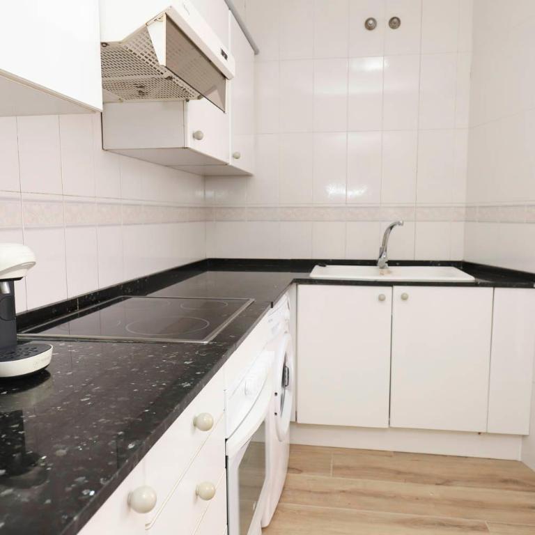 DIFFERENTFLATS Barcino - Apartamento de 2 dormitorios con vistas al mar - 18