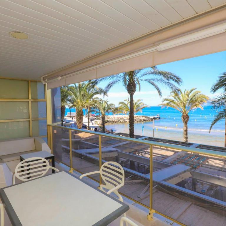 DIFFERENTFLATS Barcino - Apartamento de 2 dormitorios con vistas al mar - 20