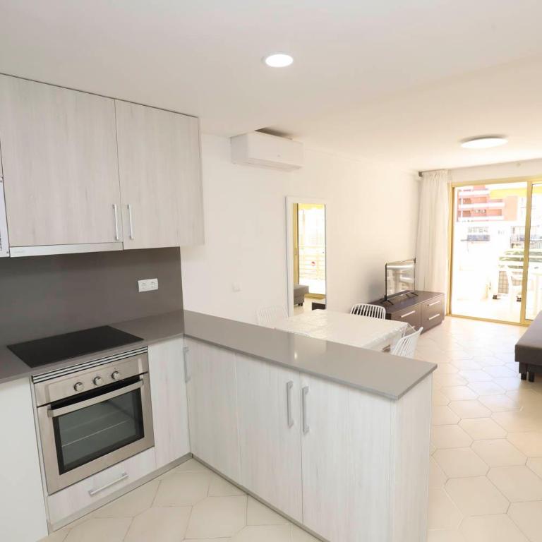 DIFERENTFLATS Novelty - Apartamento con vistas a la piscina - 7