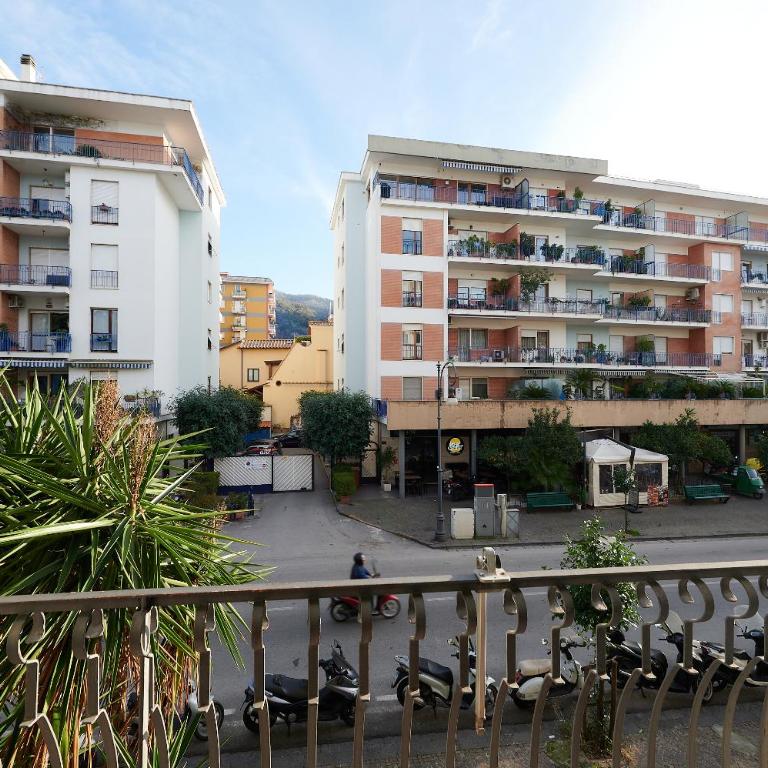 Diamonds house - Two-Bedroom Apartment - 25