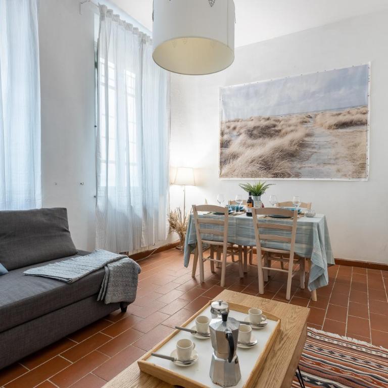 GuestHost - Lungarno Charismatic Apartment with Private Garden - One-Bedroom Apartment - 3