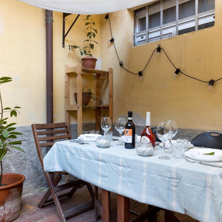 GuestHost - Lungarno Charismatic Apartment with Private Garden - One-Bedroom Apartment - 8
