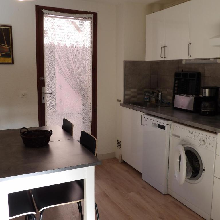 St Cyprien maison 4 personnes 200m de la plage - Vacation Home - 4