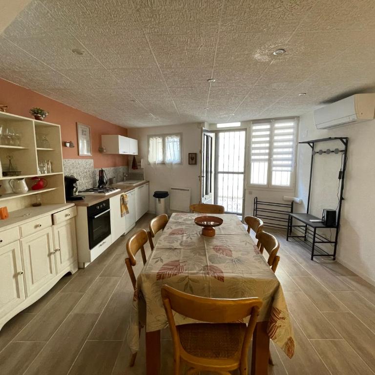 LA ROUSSETTE - Maison 2 Chambres - 29
