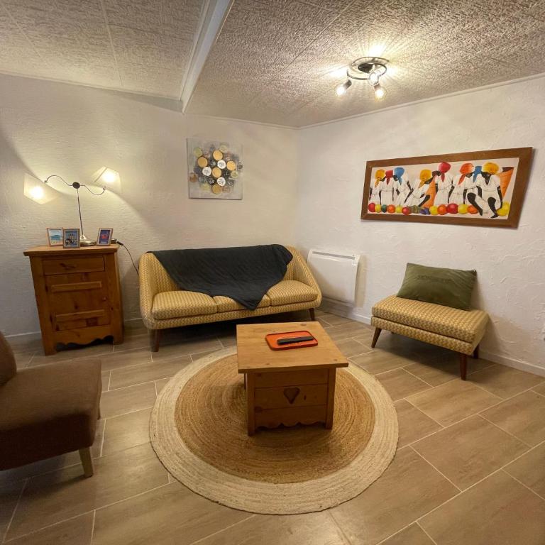 LA ROUSSETTE - Maison 2 Chambres - 35
