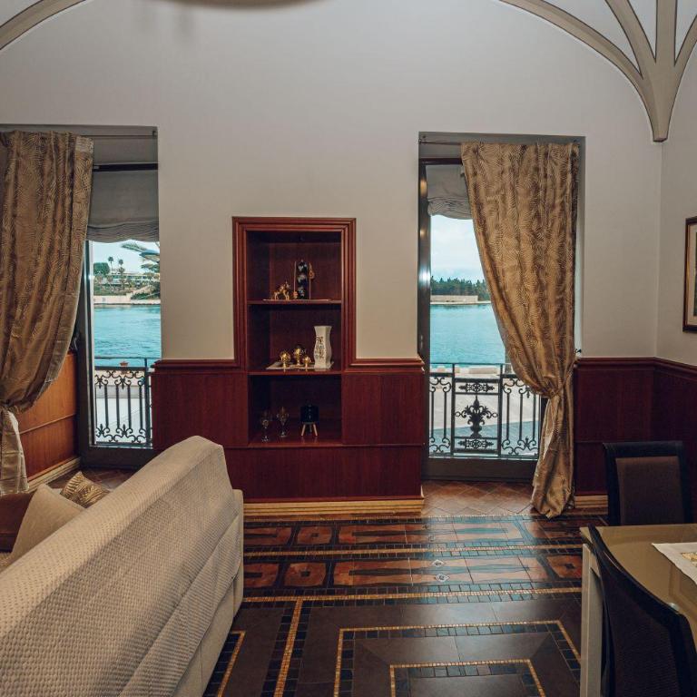Verso Oriente - Queen Room with Sea View - 3