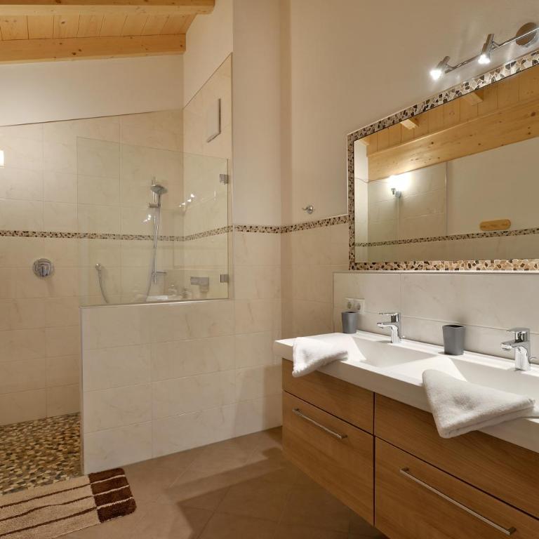Talhammerhof - Two-Bedroom Apartment with Balcony - 19