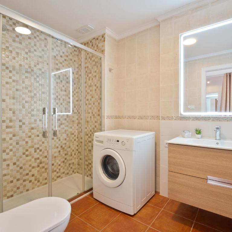 Torrevieja Palm Apartment- very quiet, in the garden, air condition in every room - Three-Bedroom Apartment - 14