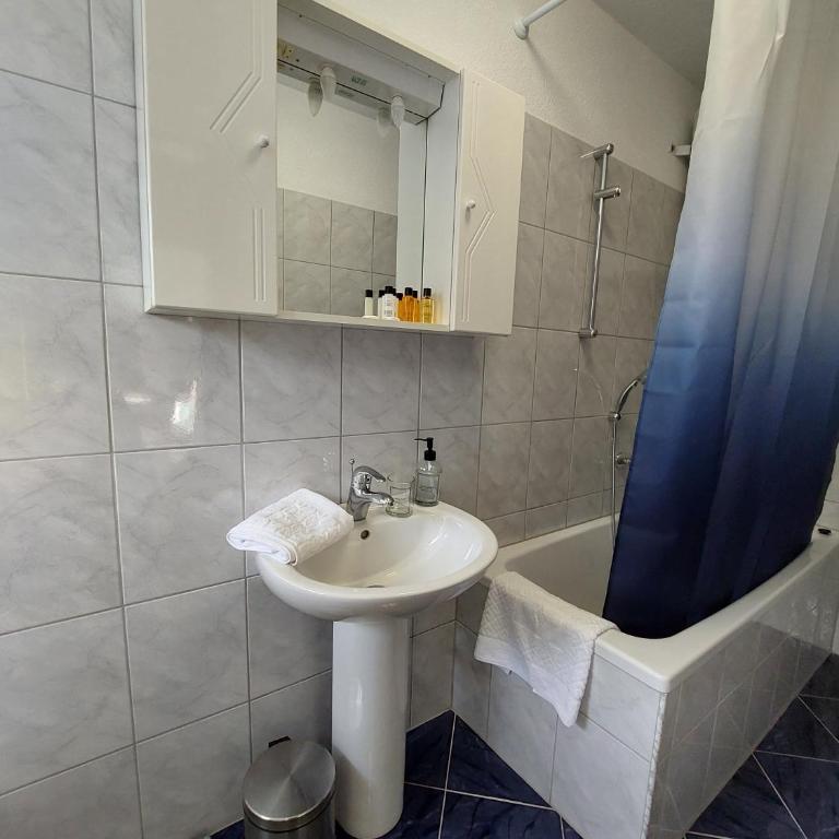 Kia Ora - One-Bedroom Apartment - 18