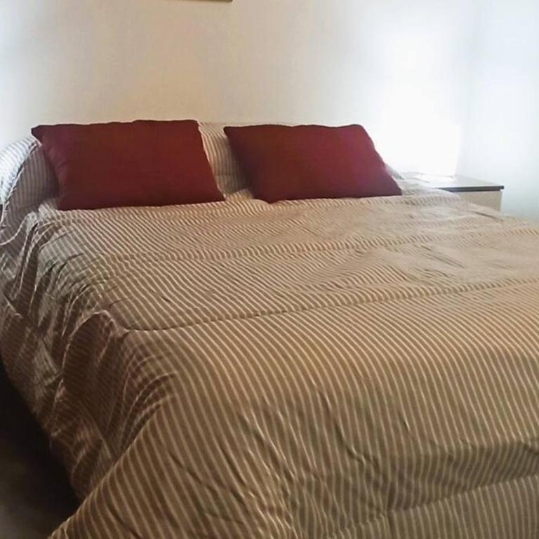 Amplio departamento sobre Av Pellegrini - Apartamento de 2 dormitorios - 5