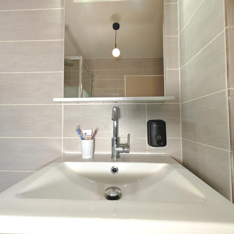 Appartement avec jardin - Métro 13 - Université Saint Denis - Apartamento de 1 dormitorio - 25