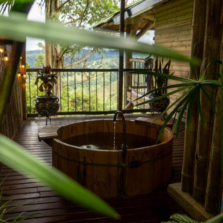 Hotel Kawa Mountain Retreat - Eco lodge con jacuzzi, hamaca y vistas a la montaña - 3