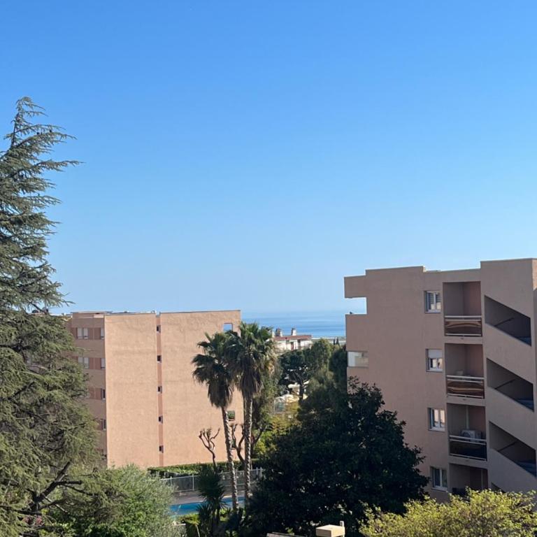 Studio élégant avec accès à la piscine - Appartement - 10