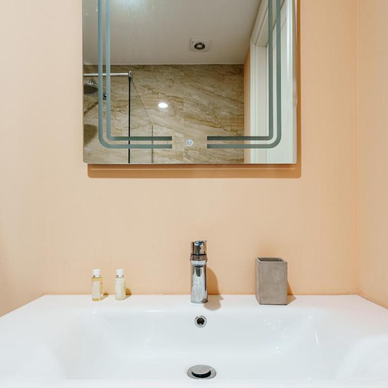 Skyline Apartments by In Property - Two-Bedroom Apartment - 31