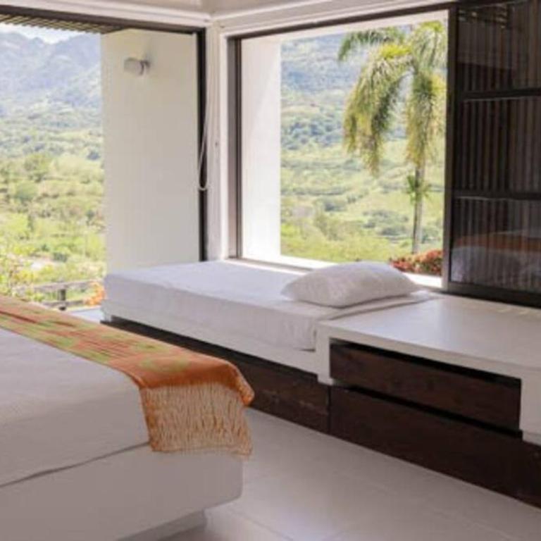 Balmoral House With Pool & Jacuzzi - Chalet - 9